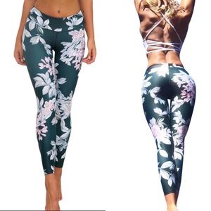 Blanca Line Hawaiian floral leggings